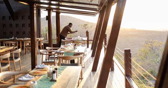 Rhino Ridge Safari Lodge