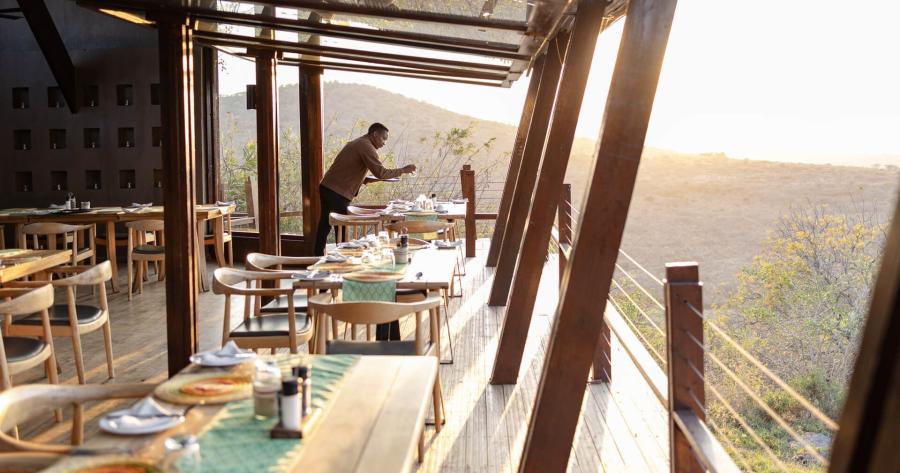 Rhino Ridge Safari Lodge