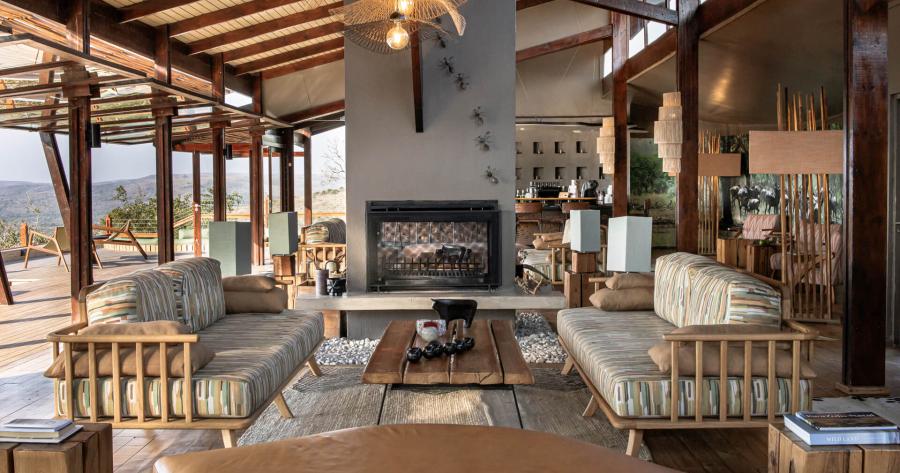 Rhino Ridge Safari Lodge