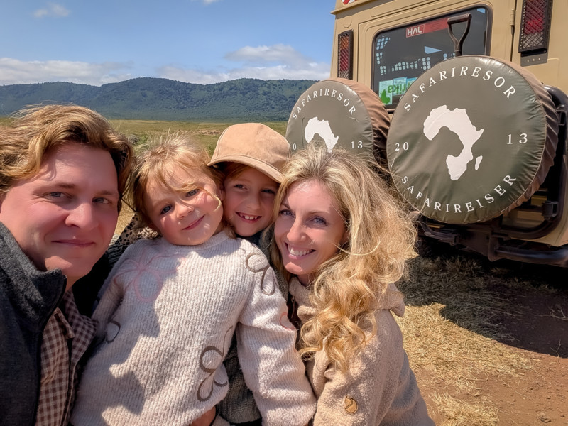 Familie p&aring; safari i Ngorongoro