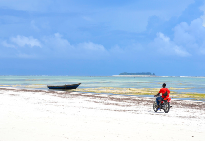 Tidevannet på Zanzibars østkyst.