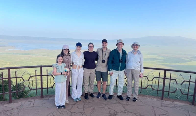 Familie p&aring; safari i Tanzania
