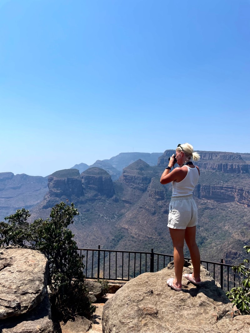 Utsikt over The Three Rondavels i S&oslash;r-Afrika