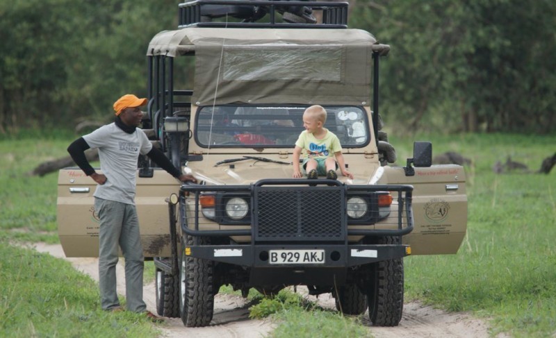 Barn på safari i Afrika