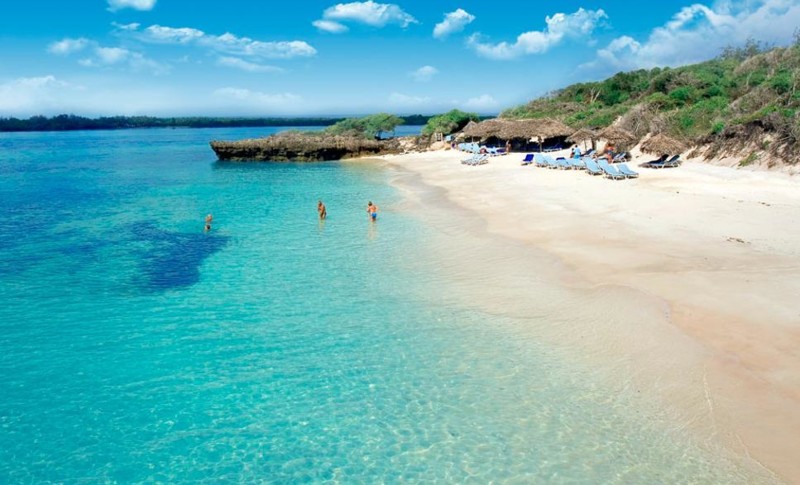 Kombiner safari med strandparadis.