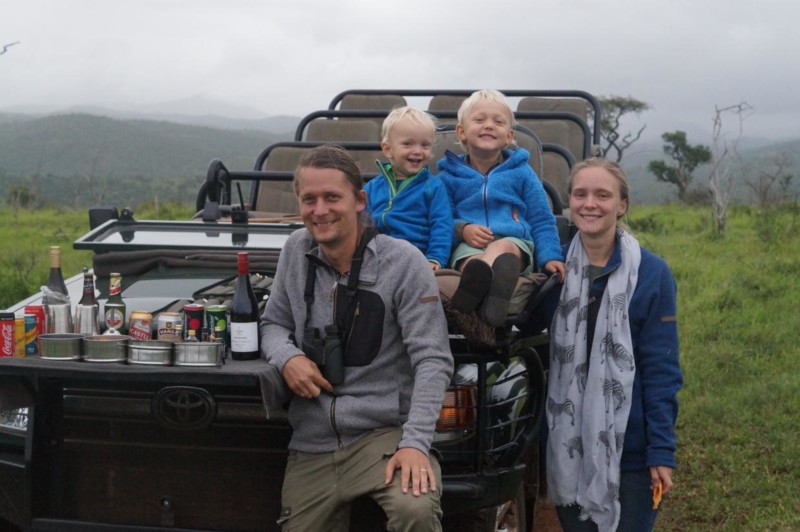 I Sør-Afrika er det vanlig å avslutte en game drive med en hyggelig sundowner i solnedgangen.